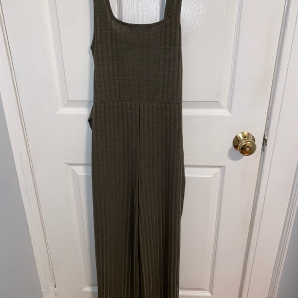Almost Famous Olive Jumpsuit - Picture 2 of 5